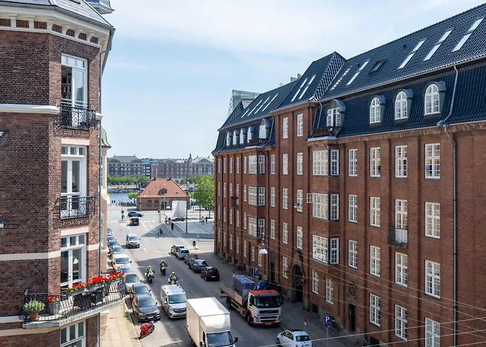 Large Apartment In Central Copenhagen By Tivoli Gardens